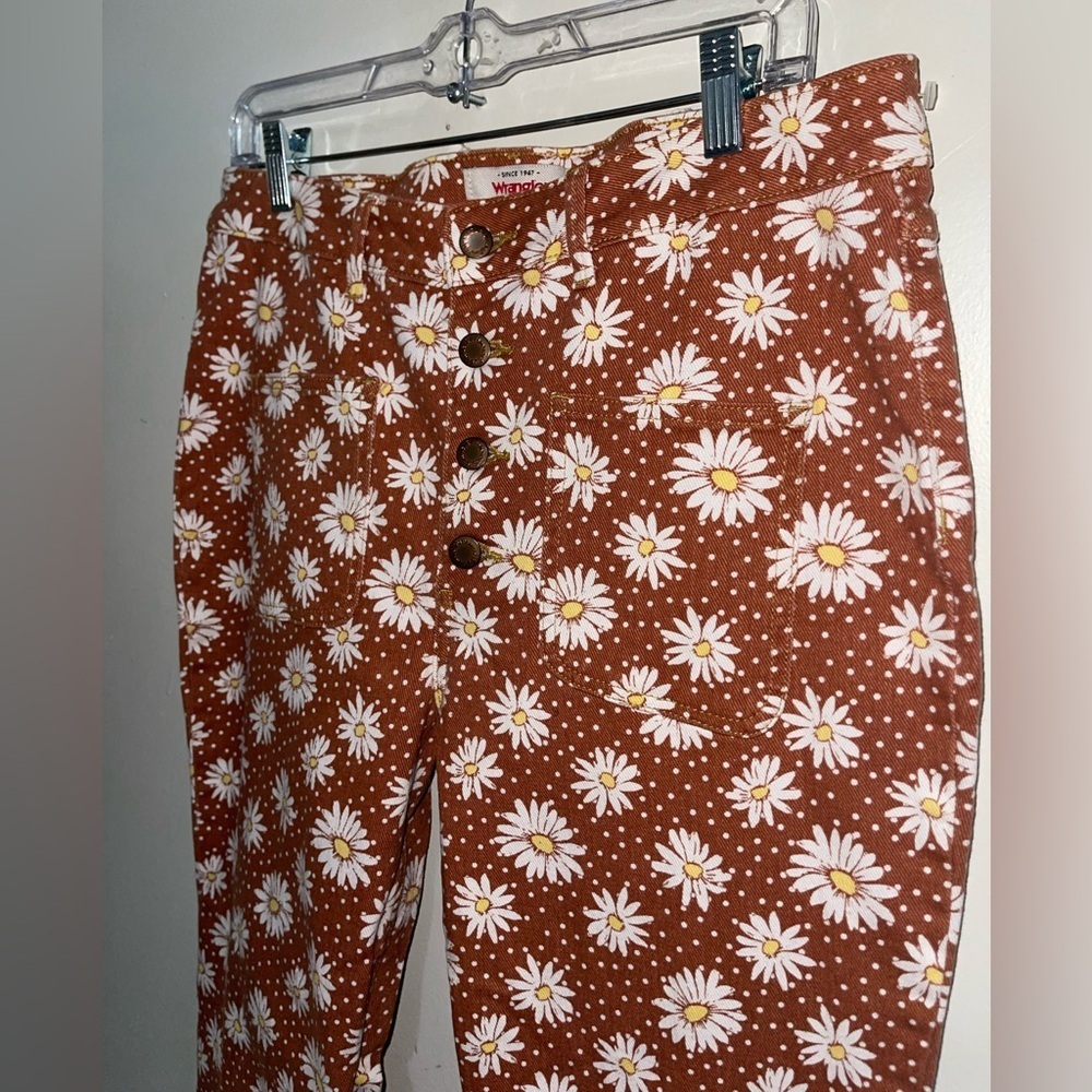 NWoT Wrangler high Rise Fierce Flare leg Daisy Print Floral Jeans - Picture 6 of 11